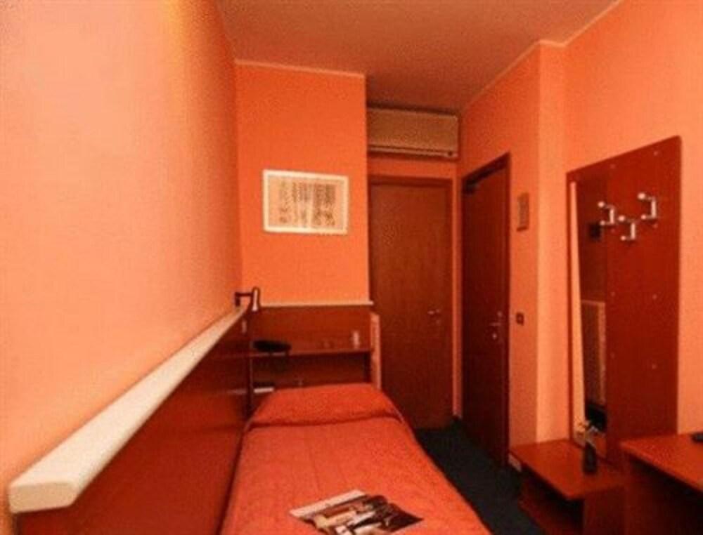 Hotel Del Sud Милано Екстериор снимка