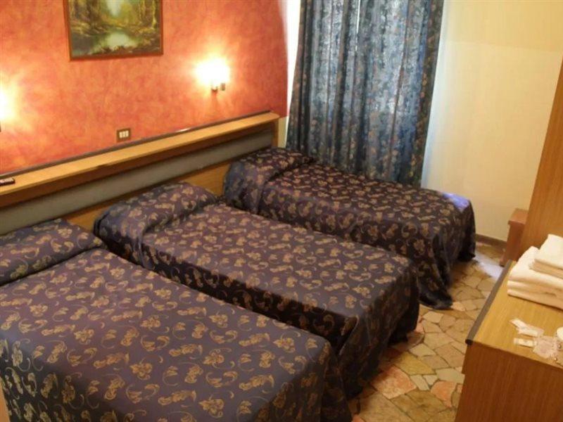 Hotel Del Sud Милано Екстериор снимка