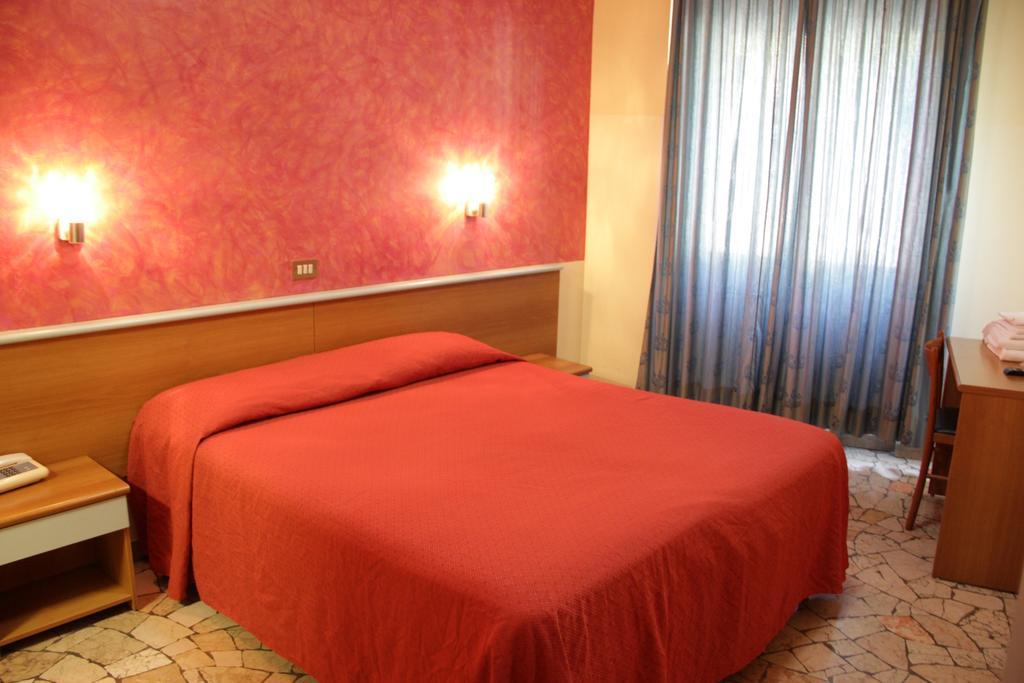 Hotel Del Sud Милано Екстериор снимка