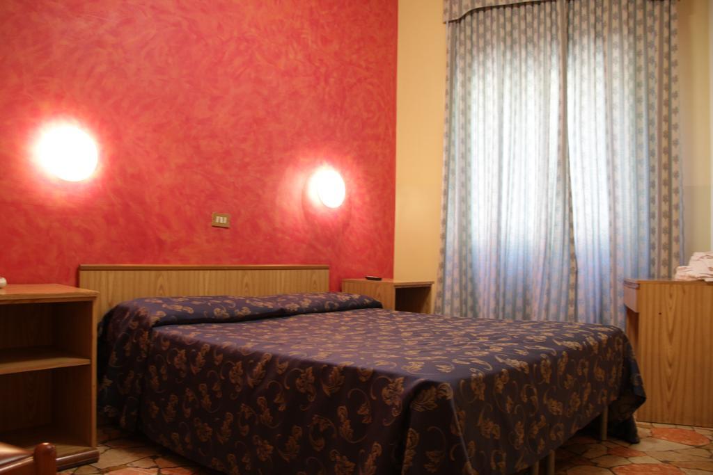 Hotel Del Sud Милано Екстериор снимка